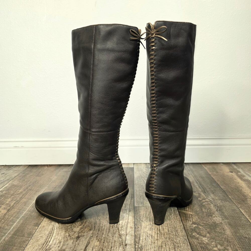 Söfft Brown Leather Knee High Boots Back Lace Riding Equestrian Comfort Heel